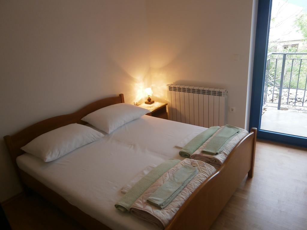 Apartments Crncic Šilo Cameră foto