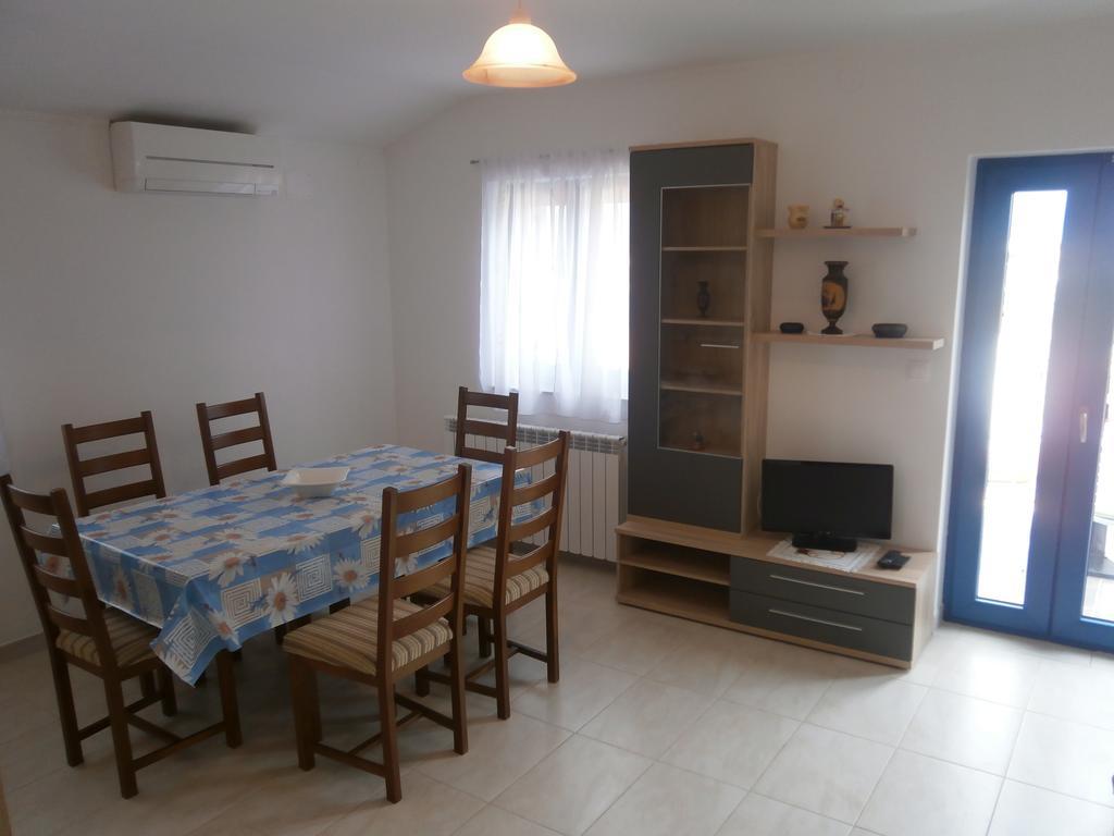 Apartments Crncic Šilo Cameră foto