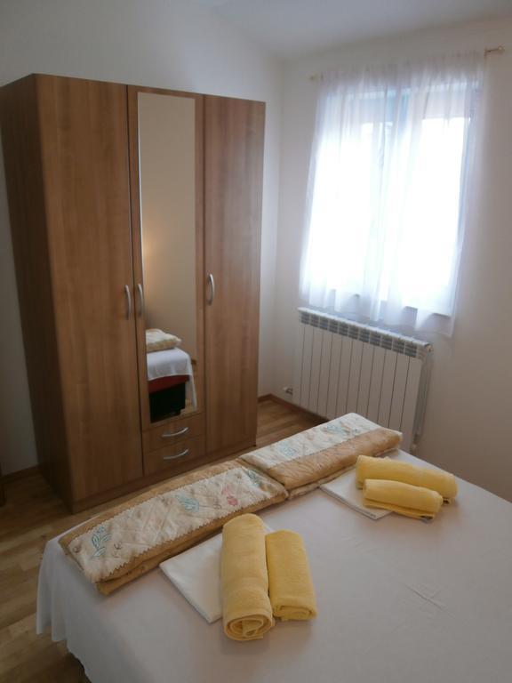 Apartments Crncic Šilo Cameră foto