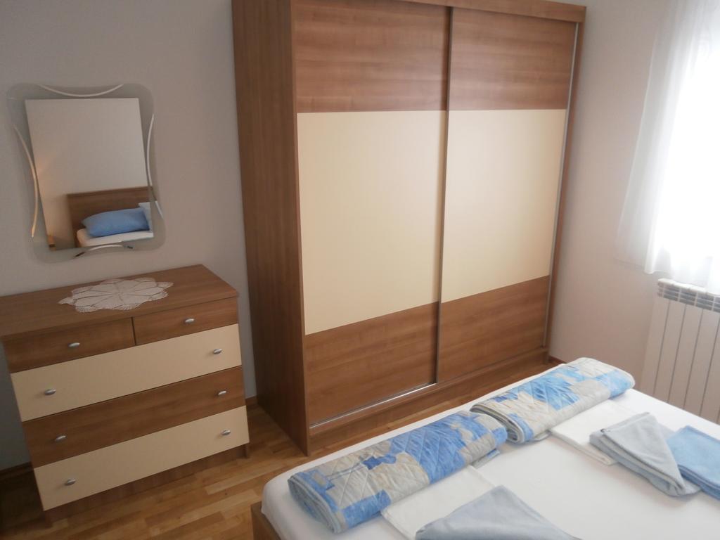 Apartments Crncic Šilo Cameră foto