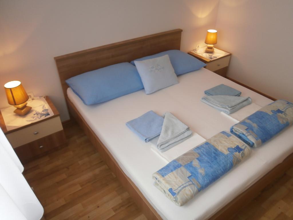 Apartments Crncic Šilo Cameră foto
