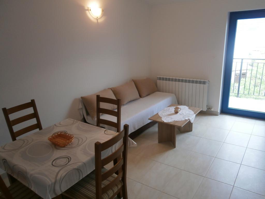 Apartments Crncic Šilo Cameră foto